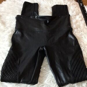 Spanx Womens Faux Leather Moto Black Ribbed Shaping Leggings Sz S Small 20136R